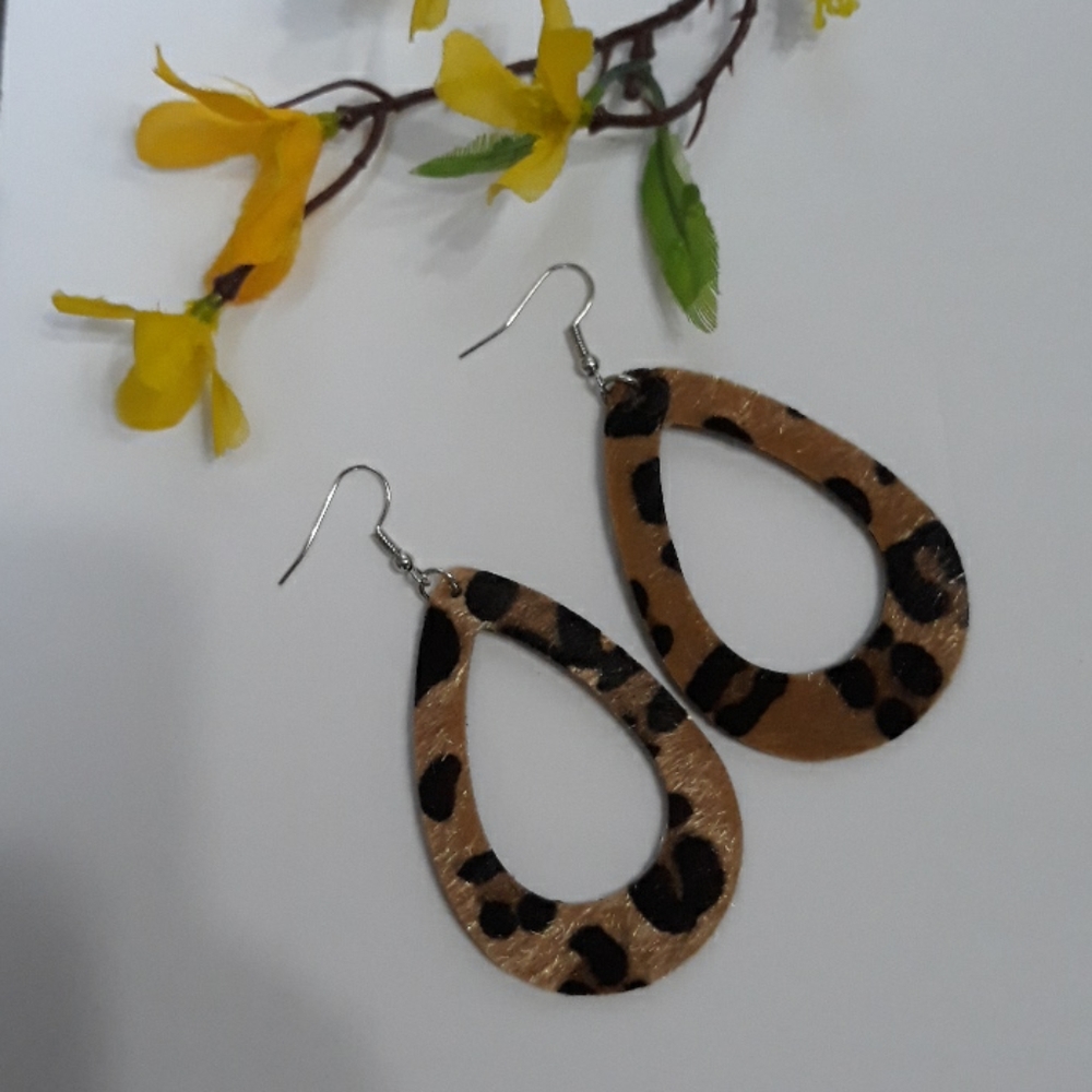 Animal Print Earrings NWOT
